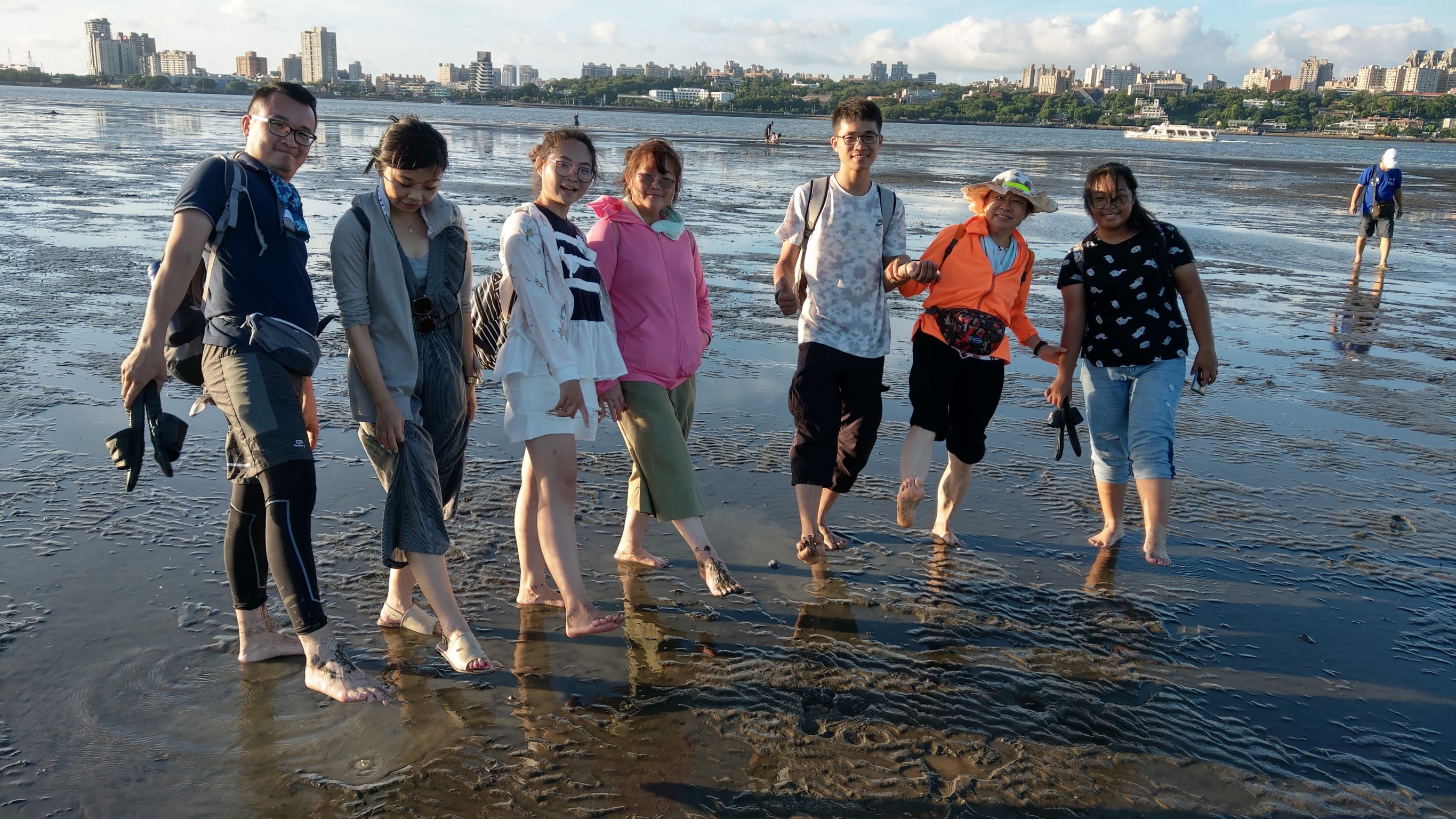 黃啟翔創辦「共生藻旅行社」深耕生態旅行