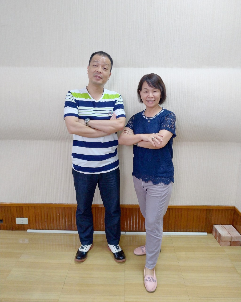 Hakka  A咖鍾年晃分析時事最犀利