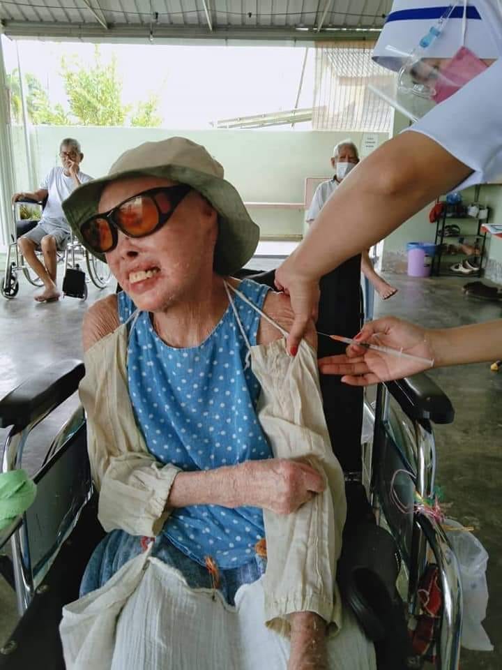 A咖特派員帶來各地最新疫情消息，得知馬來西亞張四妹大姊確診新冠肺炎，讓人揪心