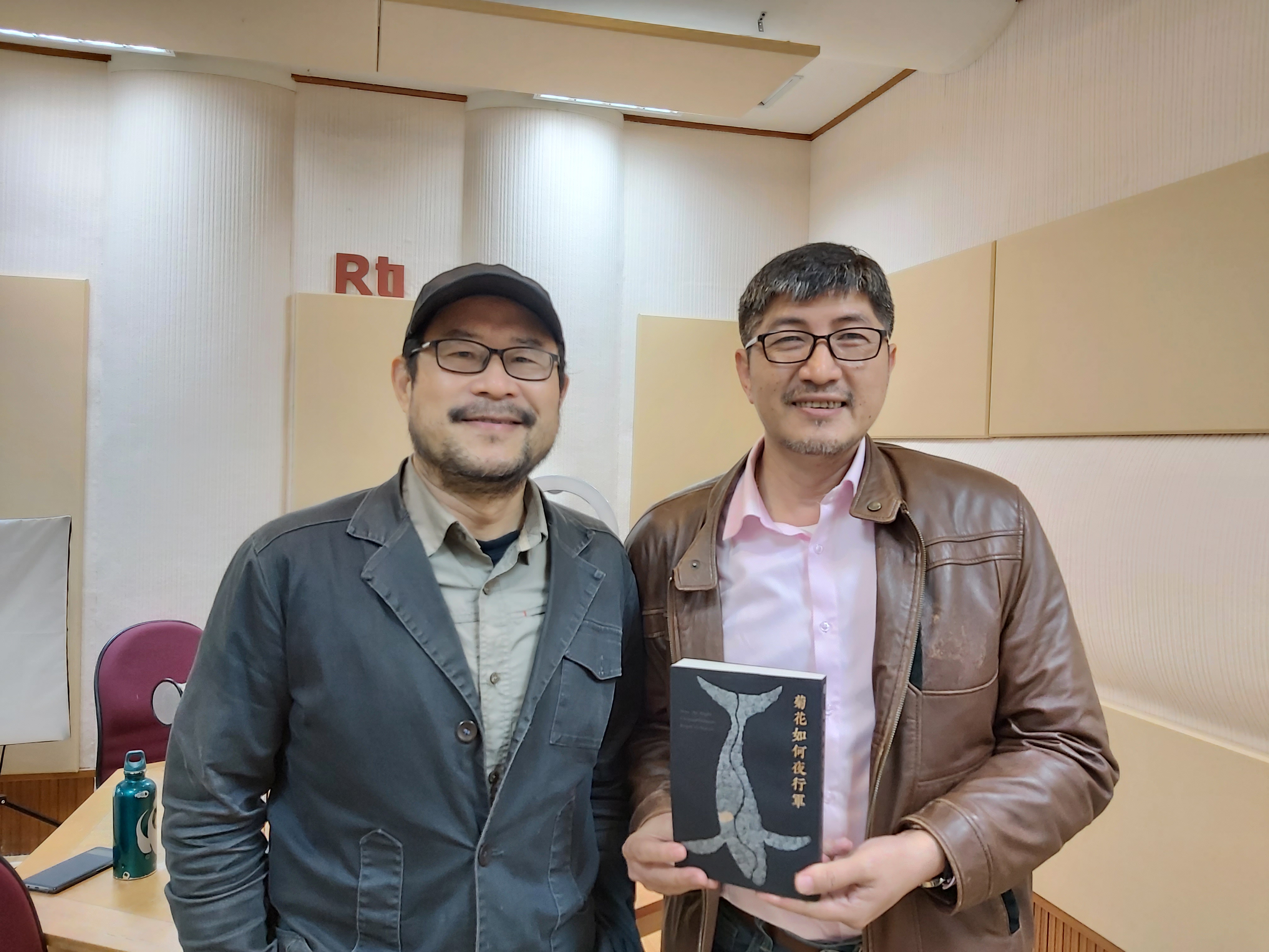 農村、音樂、運動三者交織出的生命樂章／訪鍾永豐談《菊花如何夜行軍》