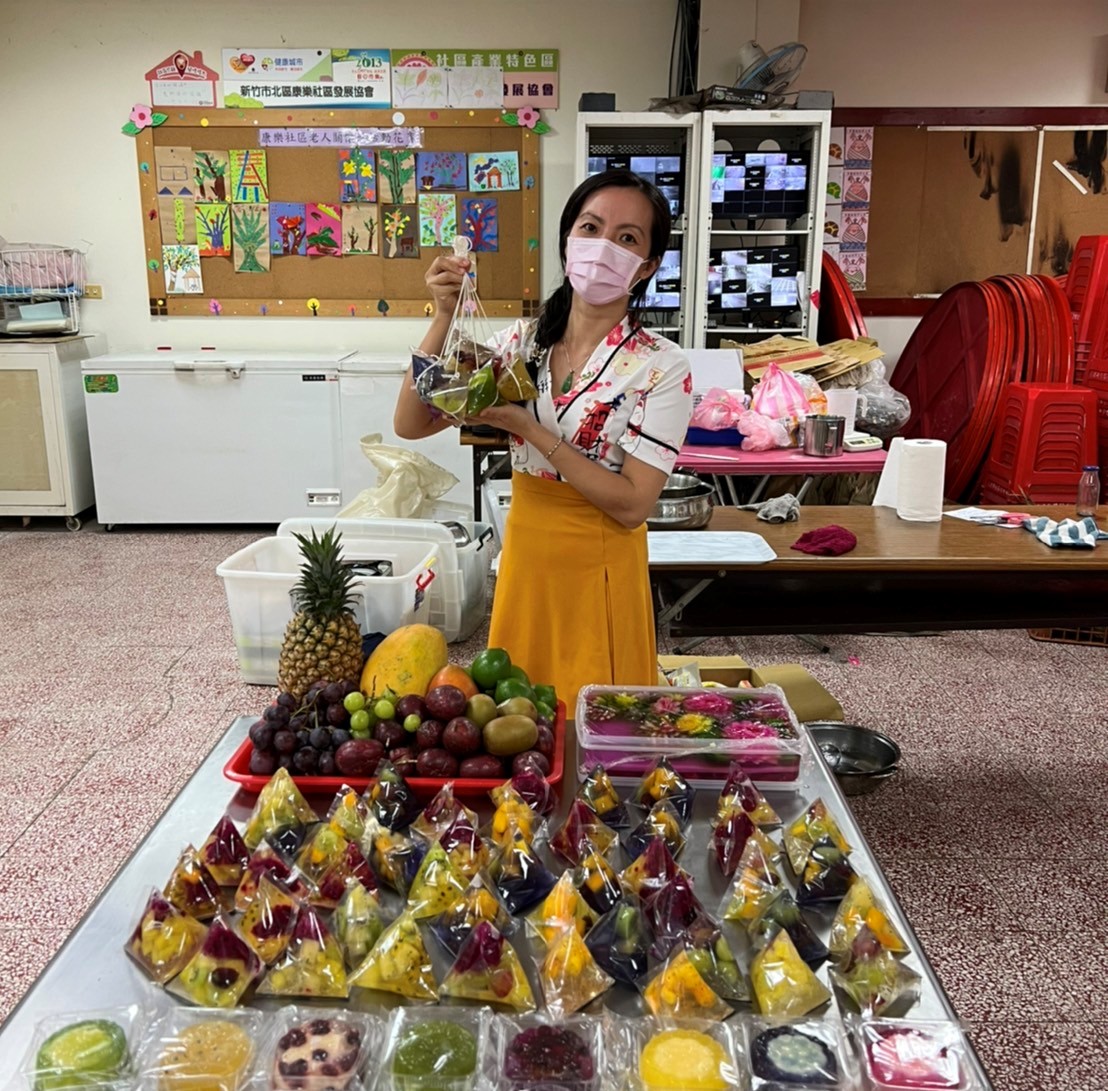 為母則強，與愛同行的越南新住民黎金娟，研發新口味的水晶果凍粽