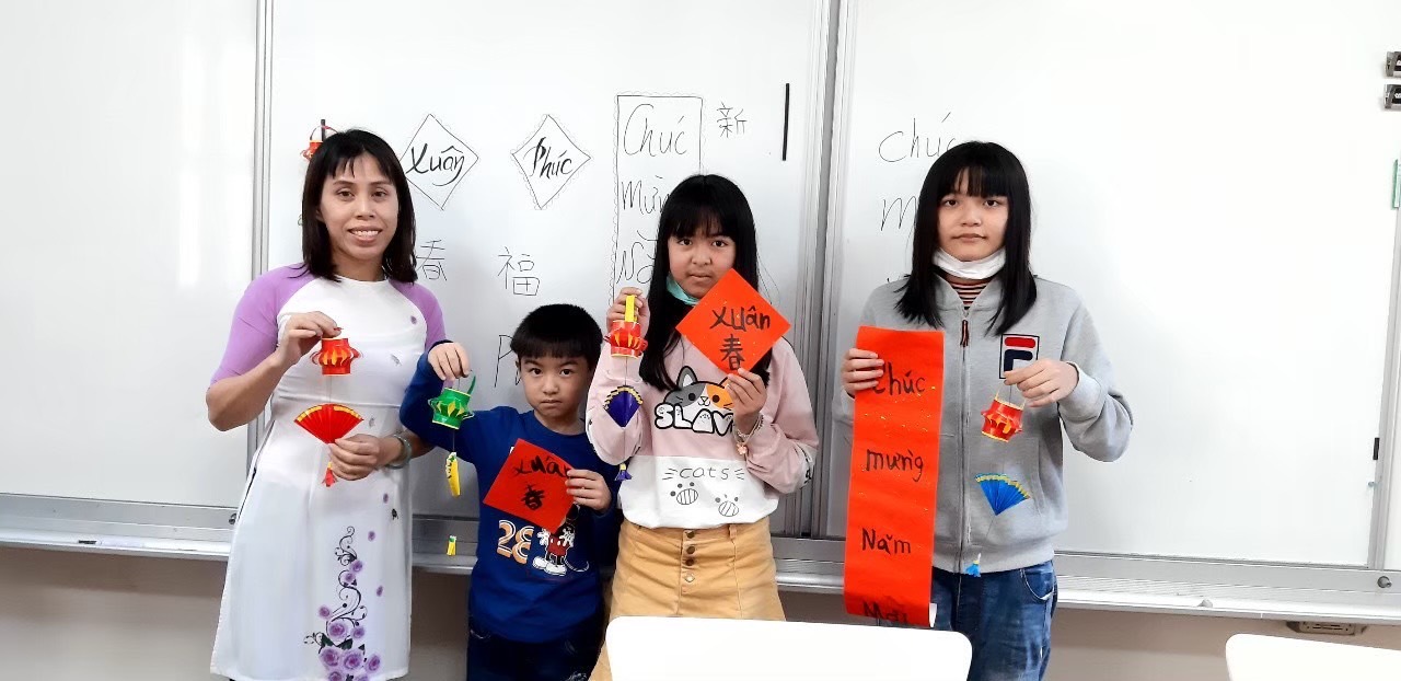 新住民姐妹樂學好學，空大新住民專班畢業快樂！