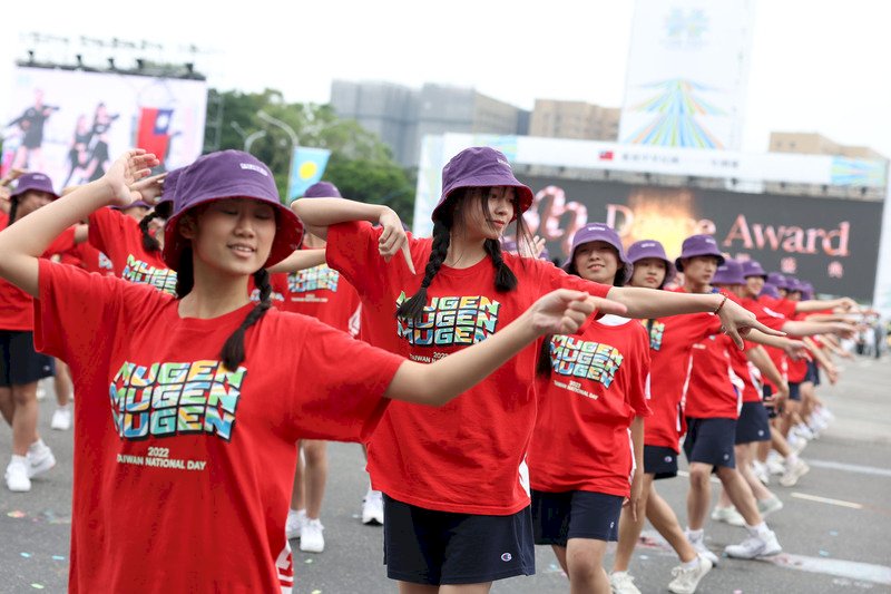 Z世代的網路社交與購物行為