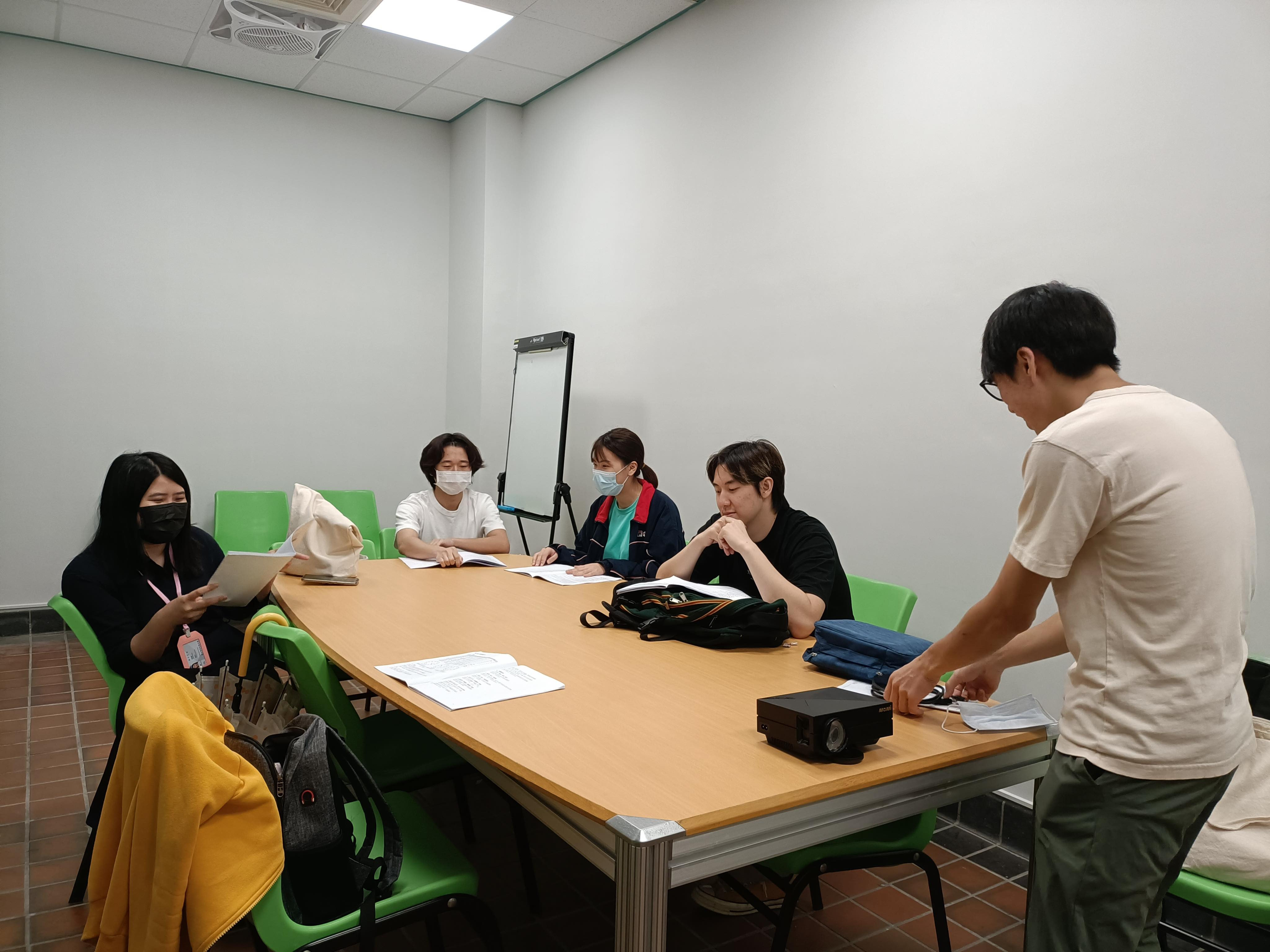 粵語老師要取暖 粵語老師要取暖