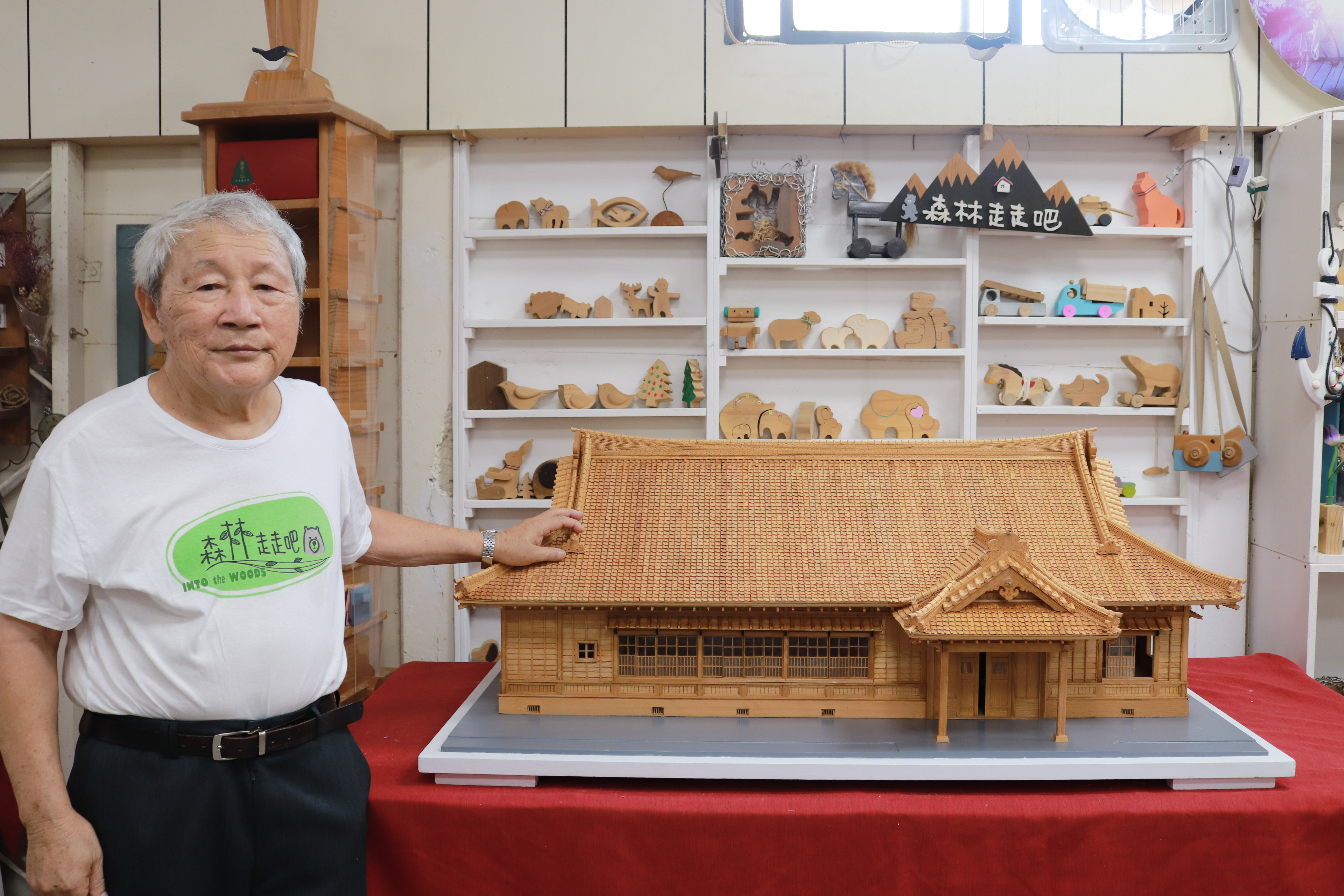台灣老火車站模型木作工藝師 陳振龍傳授技藝