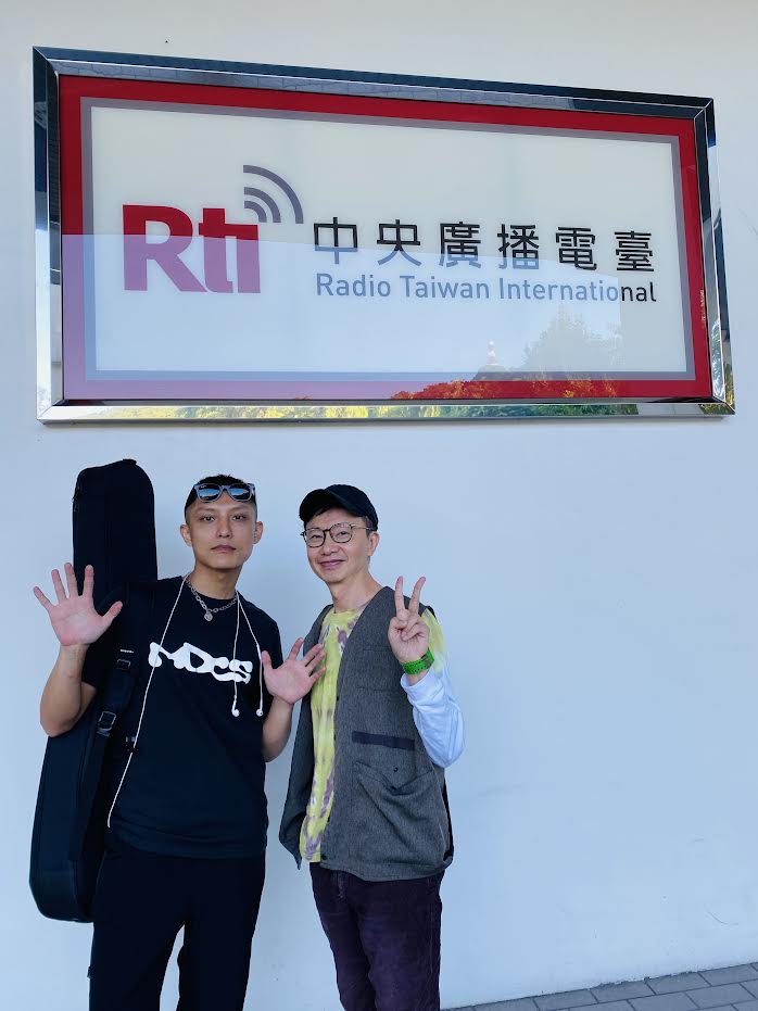 專訪肯鄧介紹最新專輯(二)