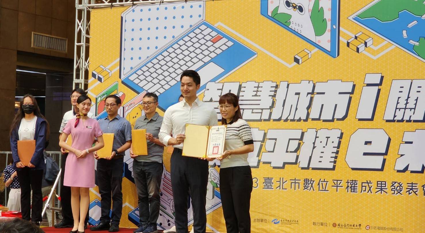 人師路迢迢 努力堅持走 人師路迢迢 努力堅持走