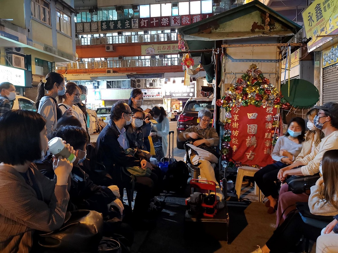 月亮知道：雄仔叔叔的詩歌、故事和歲月追憶