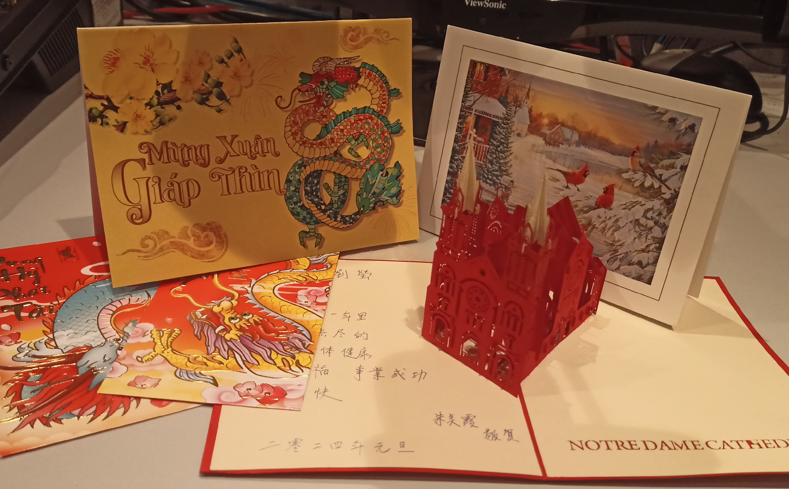 看著聽友寄來的賀卡 就像走著一趟瞬間穿越之旅