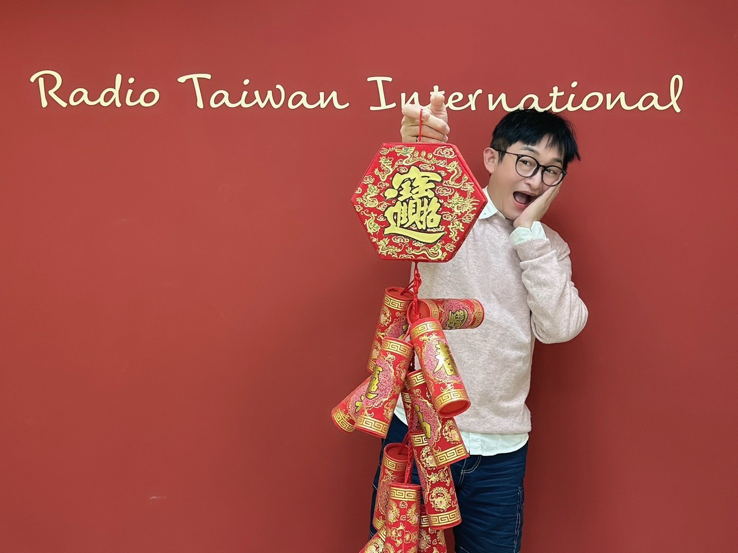 哲緯提早陪你守歲過新年