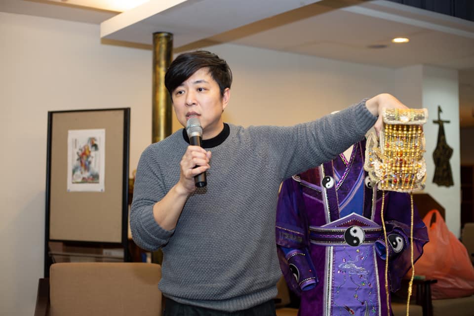 演員的尺寸，服裝設計師最知道-邱聖峰