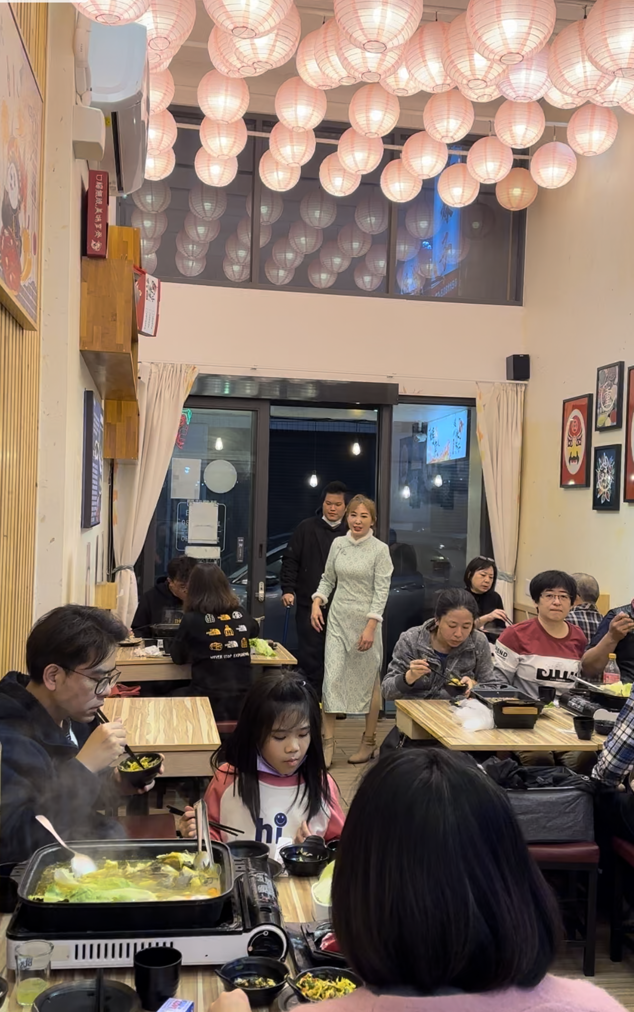由美容業轉戰美食業，辣妹子以客為尊