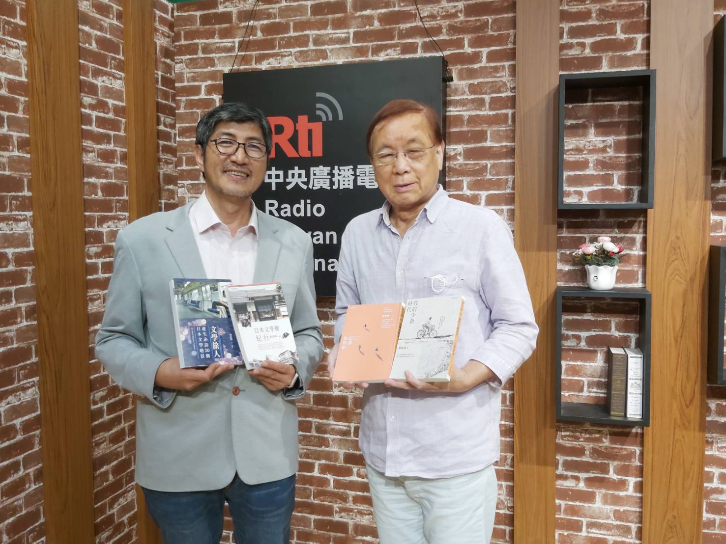 生命最深情的告解與感謝／專訪作家陳銘磻談《我的少爺時代》與《記得你的好》