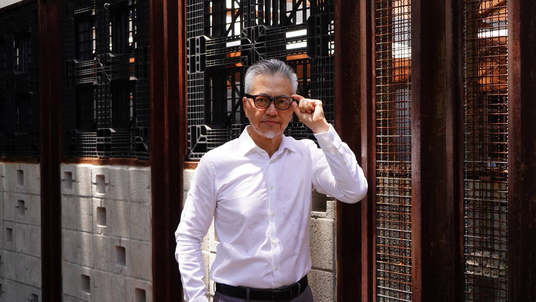 事業意外歸零，他如何谷底翻身成為不老的熟齡網紅