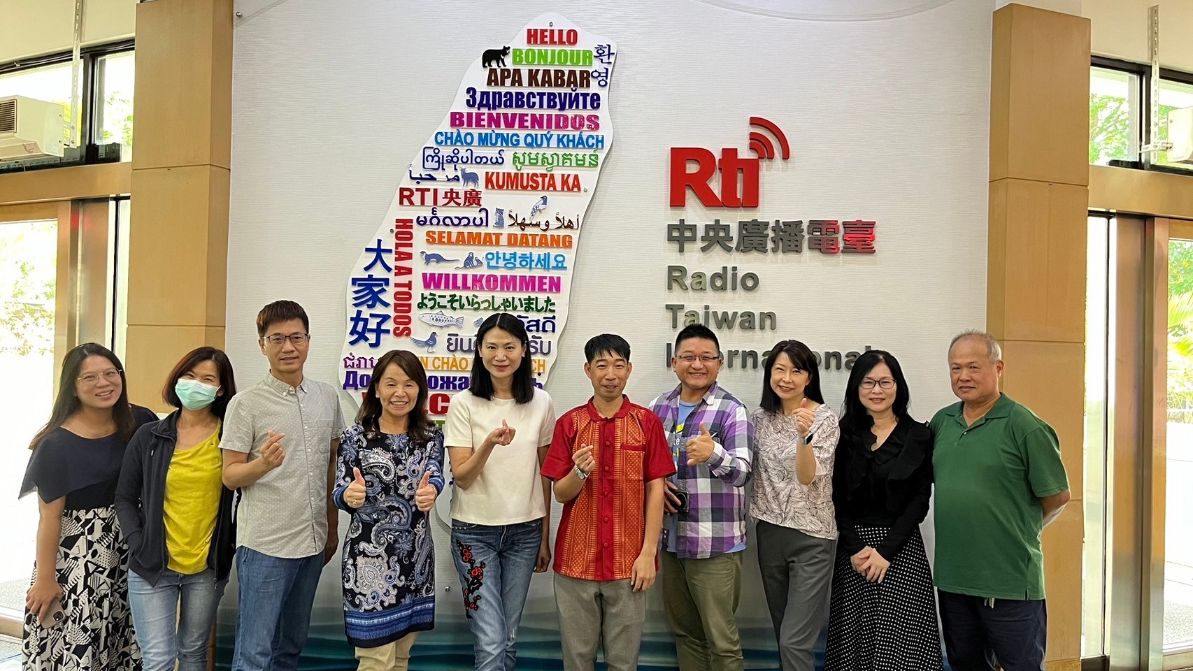 20年的短波情緣，資深聽友賴遠星終於踏上寶島台灣，和央廣主持人相見歡