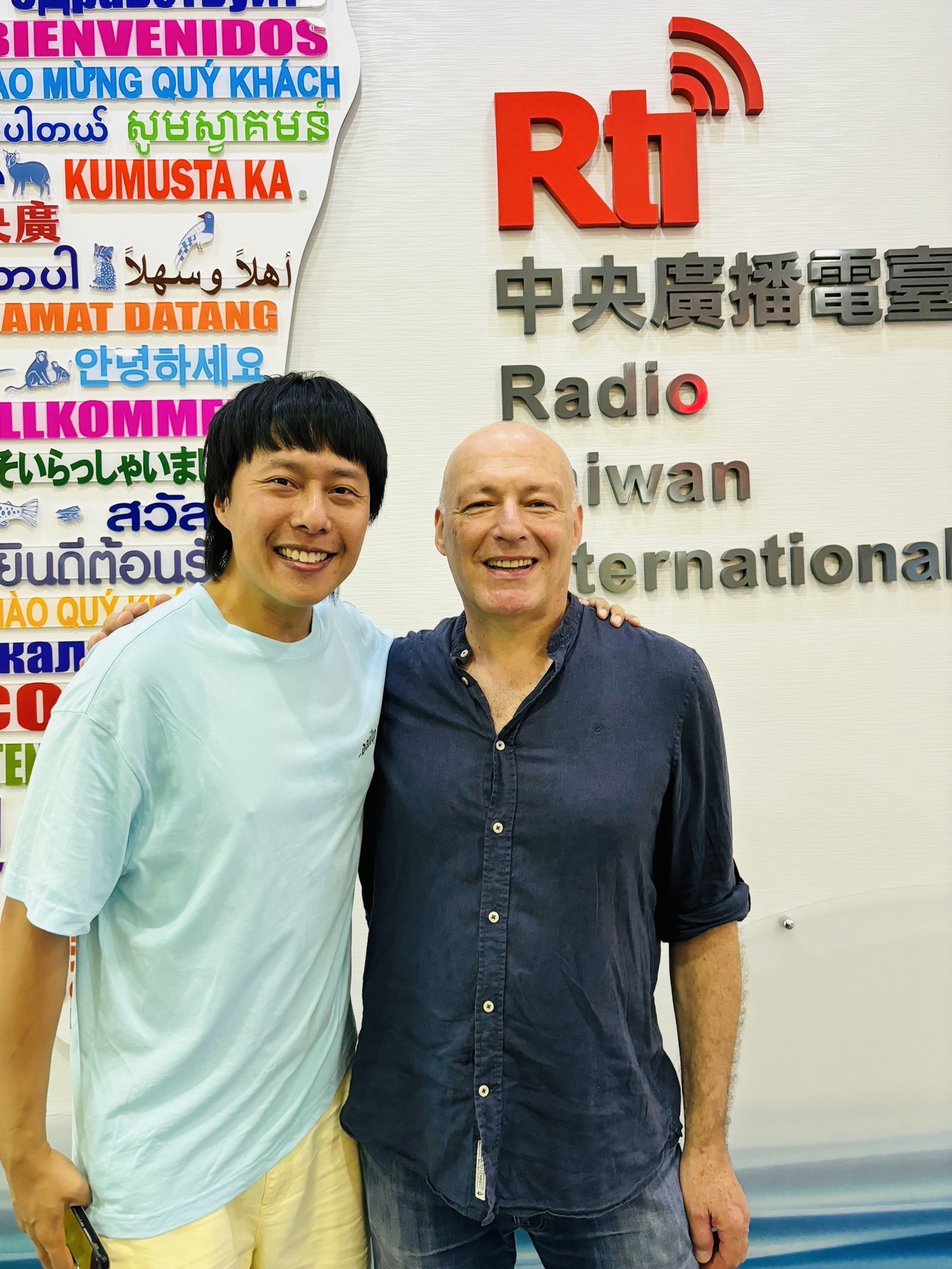 會華語的法國人，敢吃台灣臭豆腐