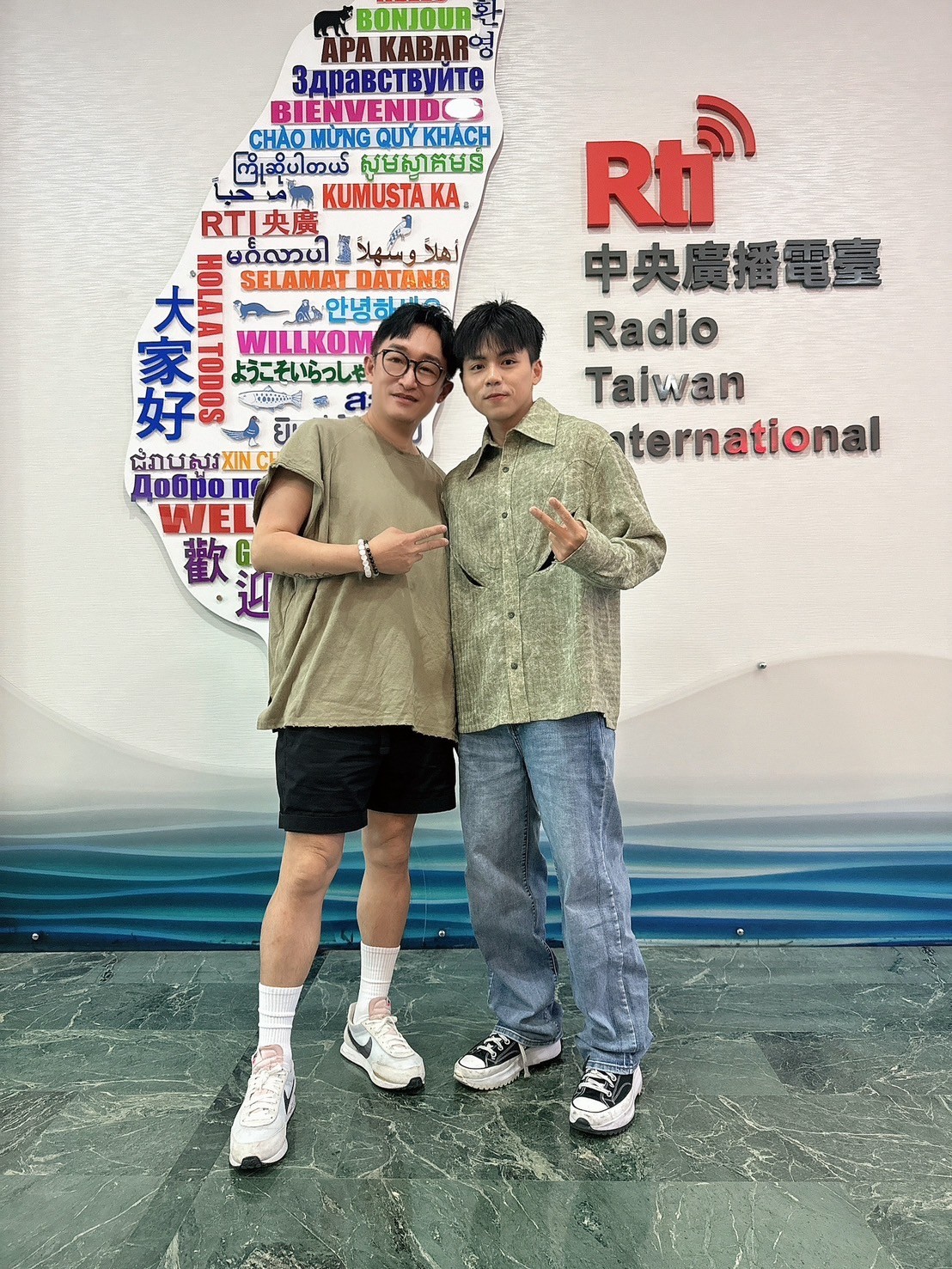 從街頭到錄音室，從比賽的參賽者到評審老師，10年磨一劍的堅持與努力
