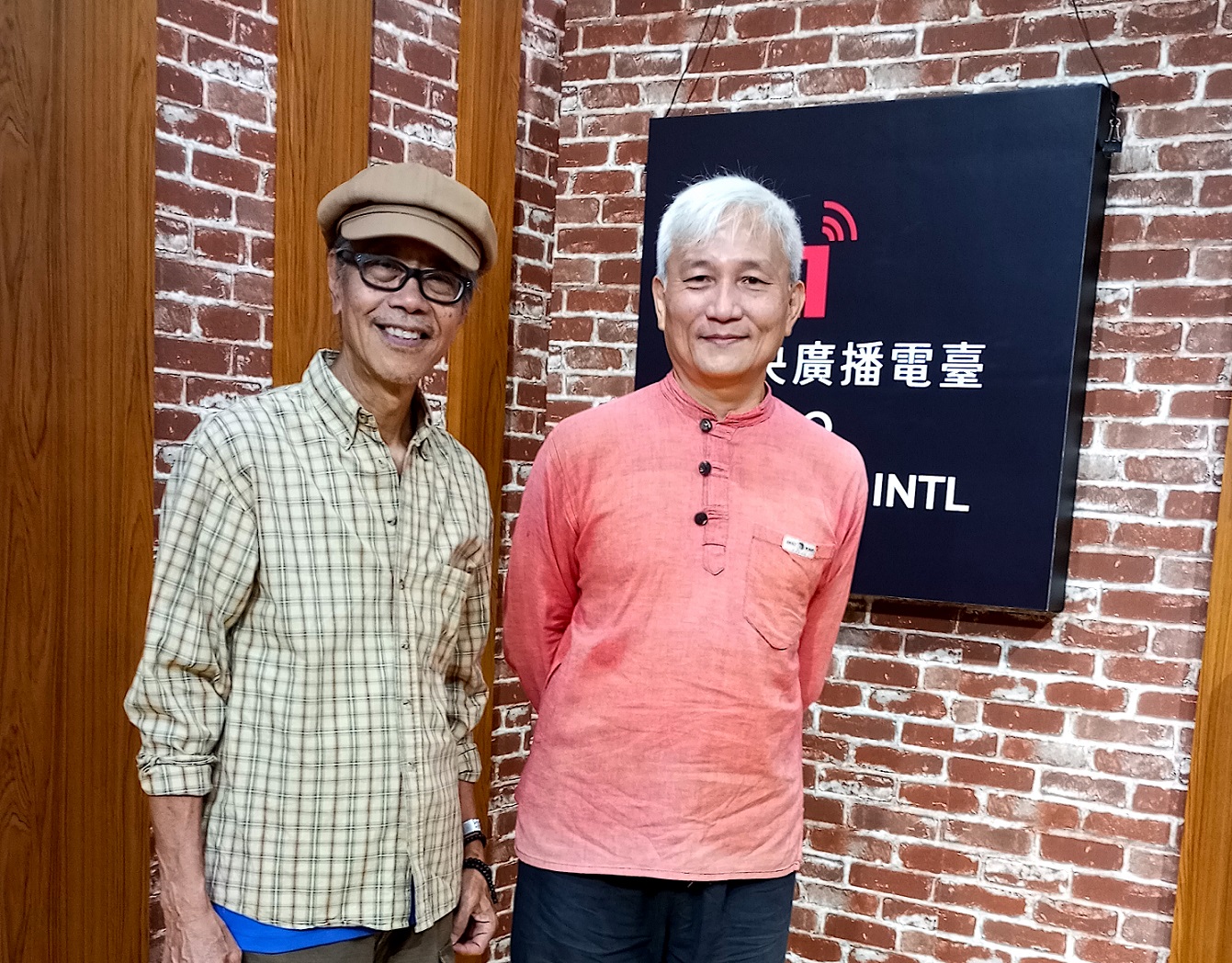 科技智能援就的信仰敬拜：畫家曹大十的實戰  AI assisted worship rituals: the panache of Tsao