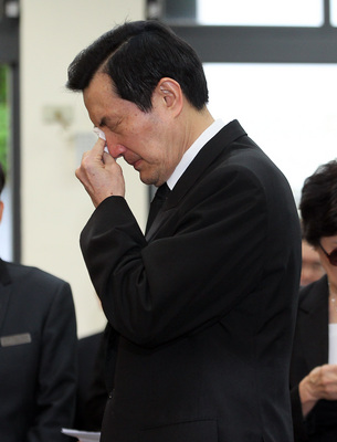 粵語午間新聞
