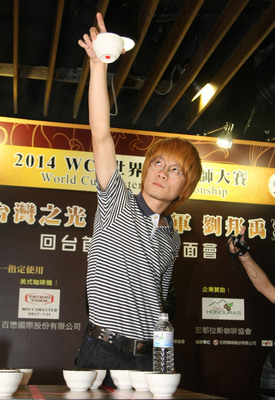 粵語午間新聞