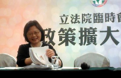 粵語午間新聞