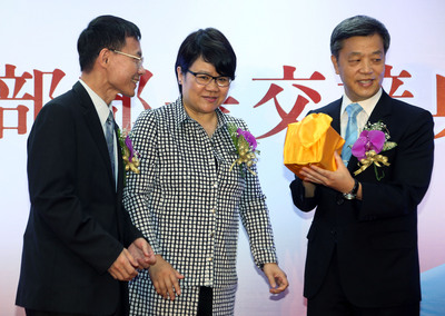 新勞動部長上任 取得勞資共識成考驗