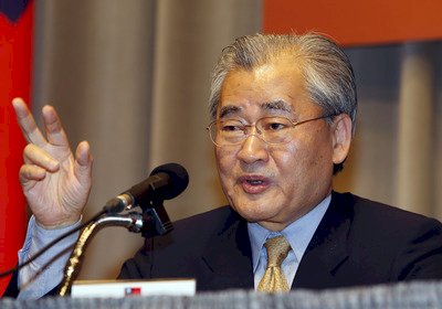 政局危機重重 毛治國臨危扛重擔