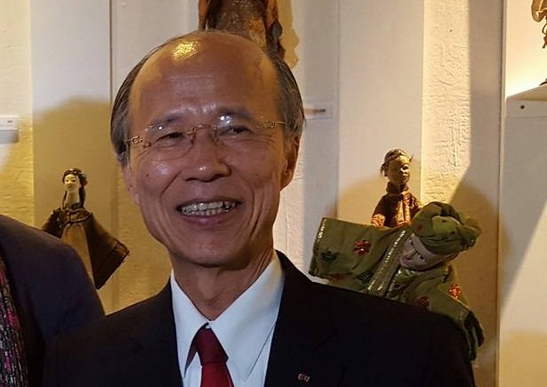 前駐法大使呂慶龍 用文化敲門的外交官
