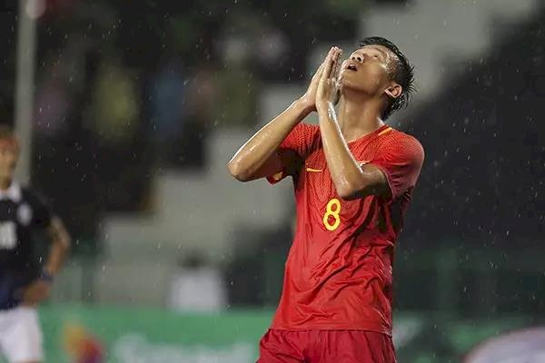 中國國足首次被柬埔寨逼和 媒體網民齊酸