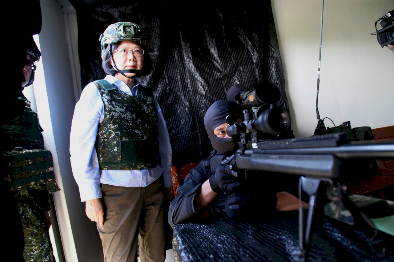 視導涼山部隊 總統：軍人年金會獨立設計