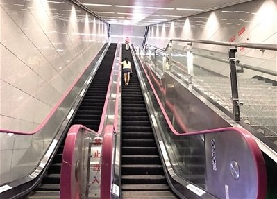 中國最深地鐵站在重慶 有31層樓深