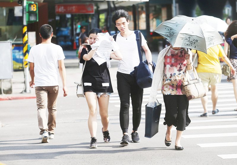 高溫不退 全台用電今年第3高