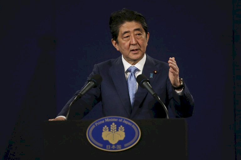 安倍醜聞纏身 支持率再暴跌至26%