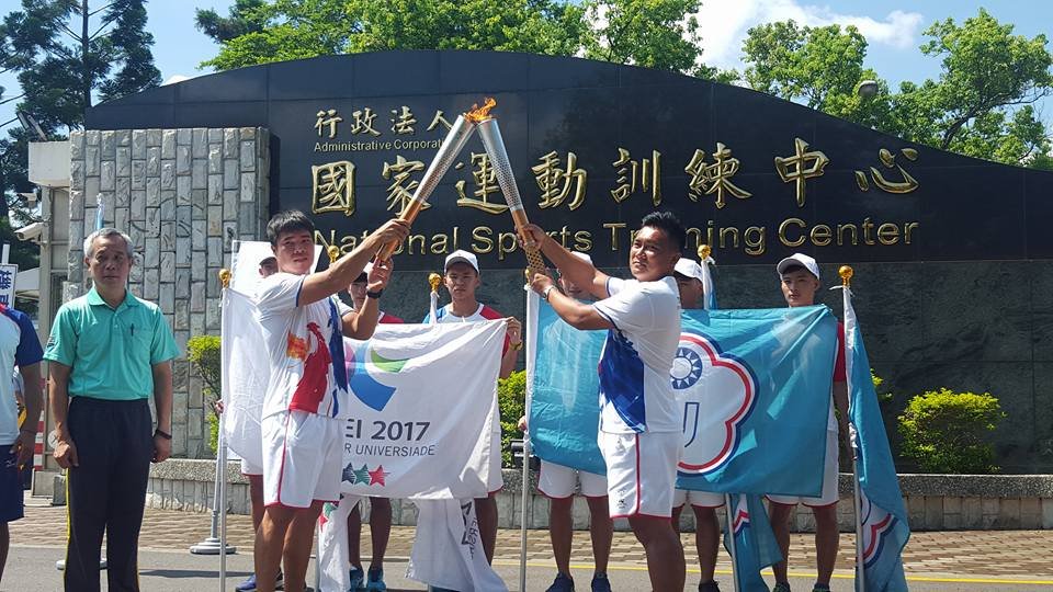 世大運聖火傳遞到高雄 北高齊心誓言奪金
