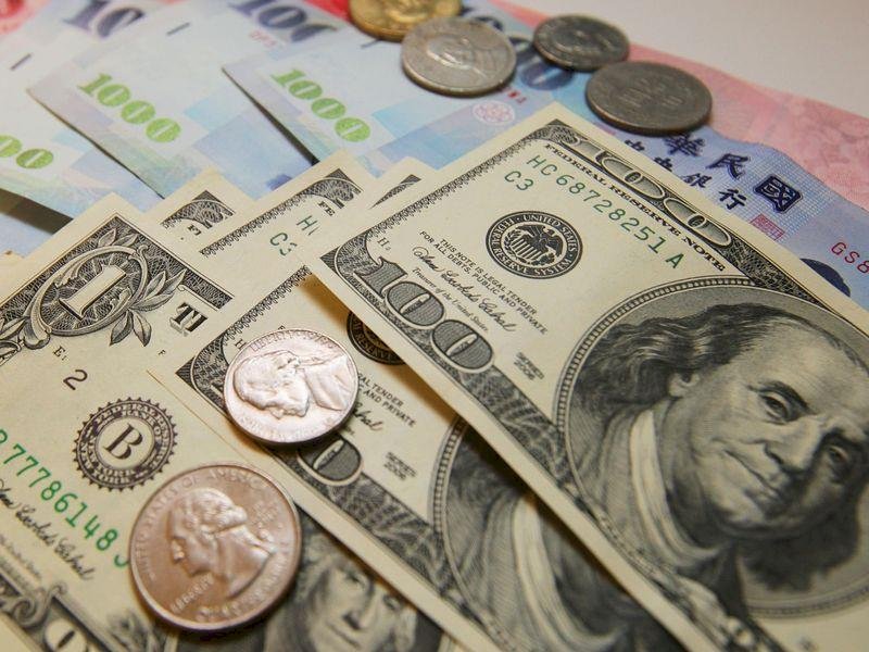 新台幣貶5分 收30.302元