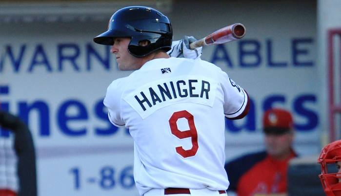 152公里快速球砸臉 MLB水手打者掛彩