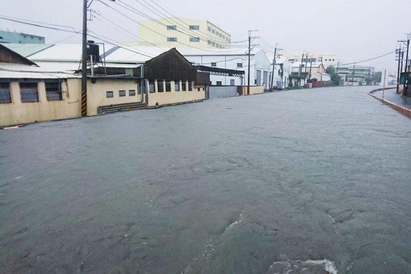 台南仁德淹水慘 林全下午前去勘災