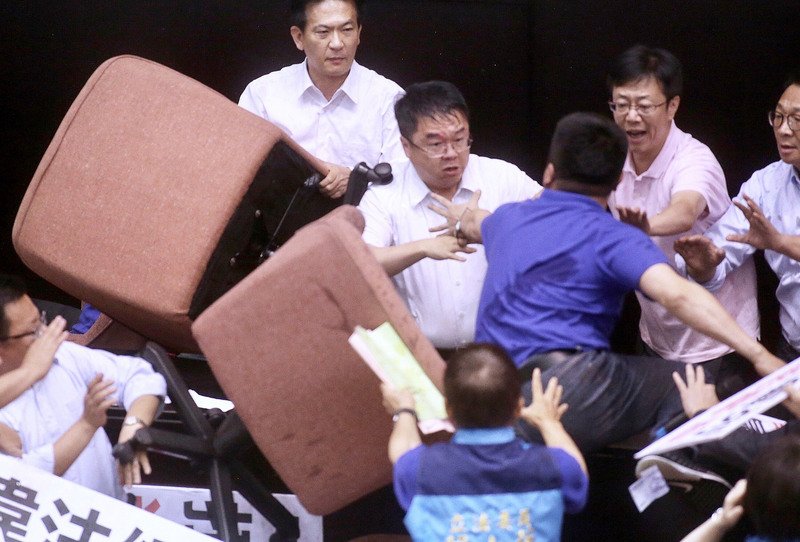 民眾提案禁播立院衝突  藍綠都認為不妥