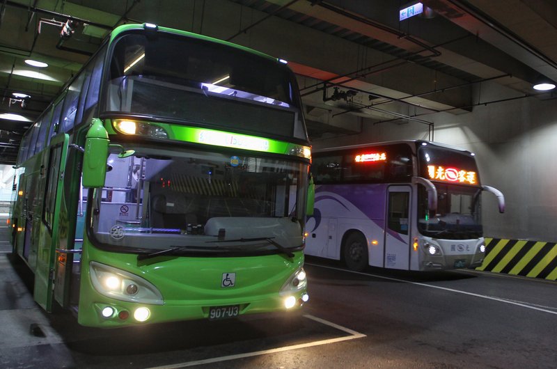 若行程緊湊 遊覽車駕駛等待時間列工時