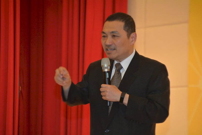 臉書談市政將選新北？ 侯友宜：把握當下