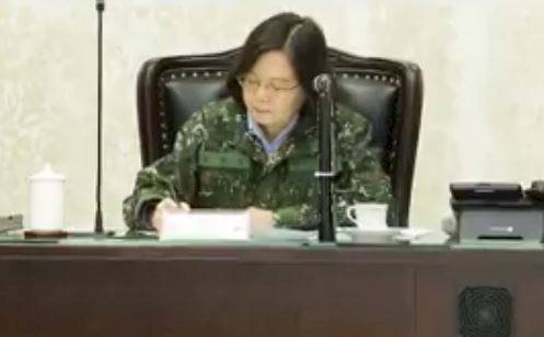 總統兵推除下國旗臂章？ 府：軍方本無提供