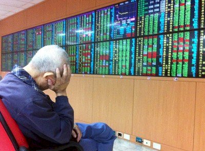 台股愈跌愈多 盤中重挫150點
