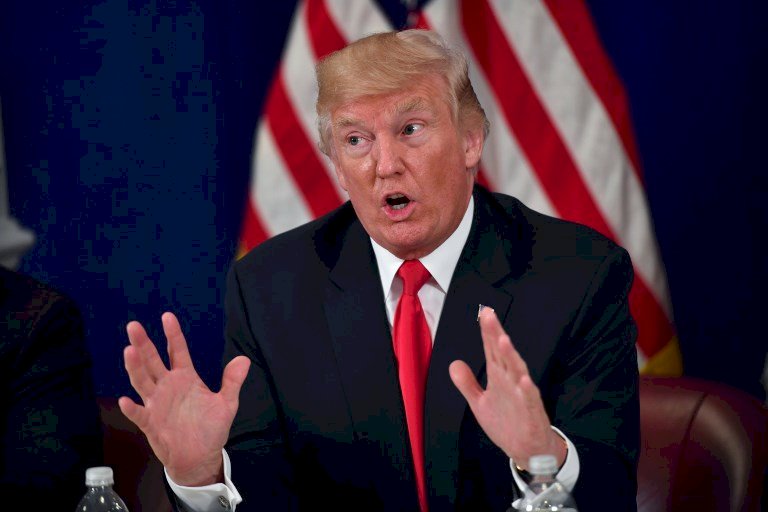 臉書協助國會調查通俄案 川普指反川普