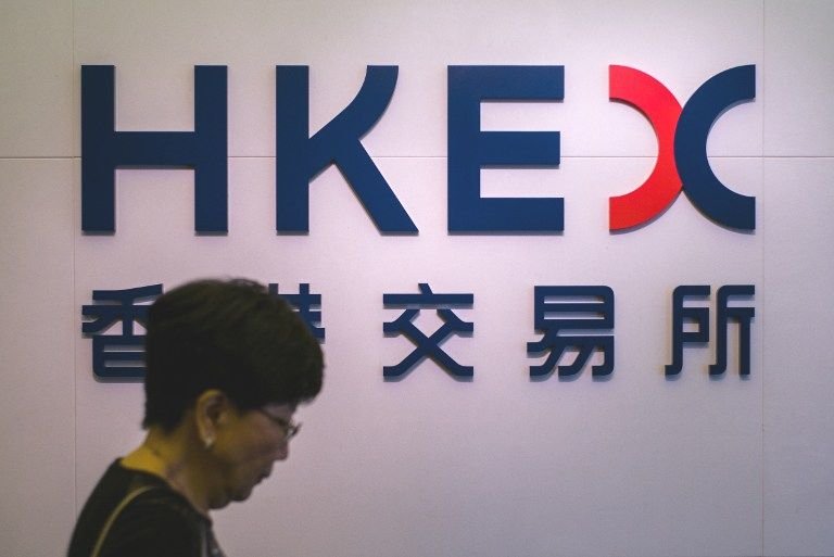黃金交叉出現！等了30年 台股指數終於盼到超車港股