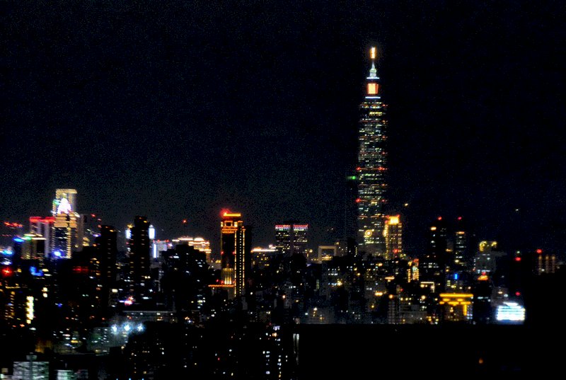 815全台大停電 逾300座基地台待修