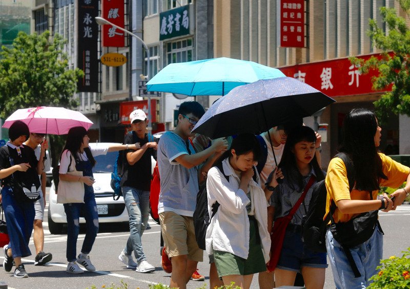 秋老虎發威  陽光強氣溫高