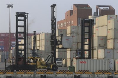 今年經濟成長率預測 主計處上修至2.11%