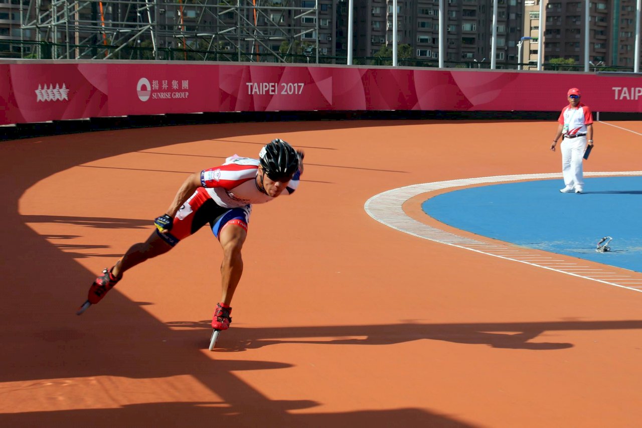 世大運滑輪溜冰男子300Ｍ 高茂傑摘銀