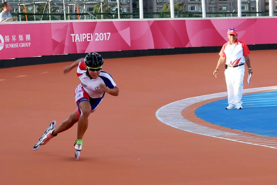 世大運滑輪溜冰女子300M 陳映竹獲銀牌