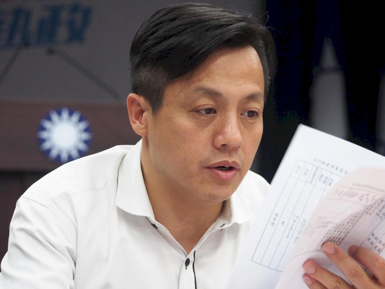國民黨反空污公投連署 4月初送中選會